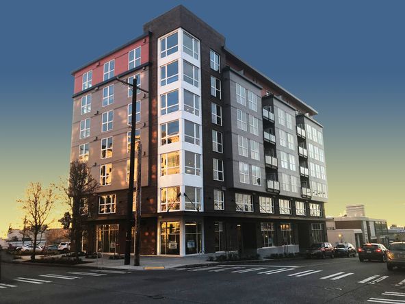 Capelouto 42: 4505 42nd Ave SW, Seattle, WA 98116
